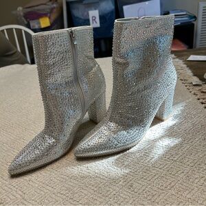 Size 8.5 women’s rhinestone Nashville glitter ankle bootie heels boots